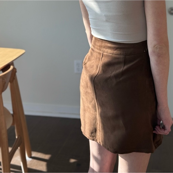 Brown pencil skirt! - Picture 2 of 4